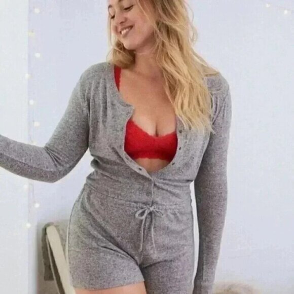Aerie Romper Playsuit Long Sleeve Snap Front Gray Loungewear Size Medium - Picture 1 of 11